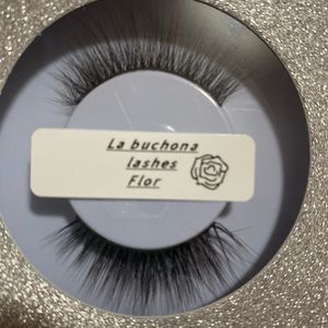 La buchona lashes (flor)